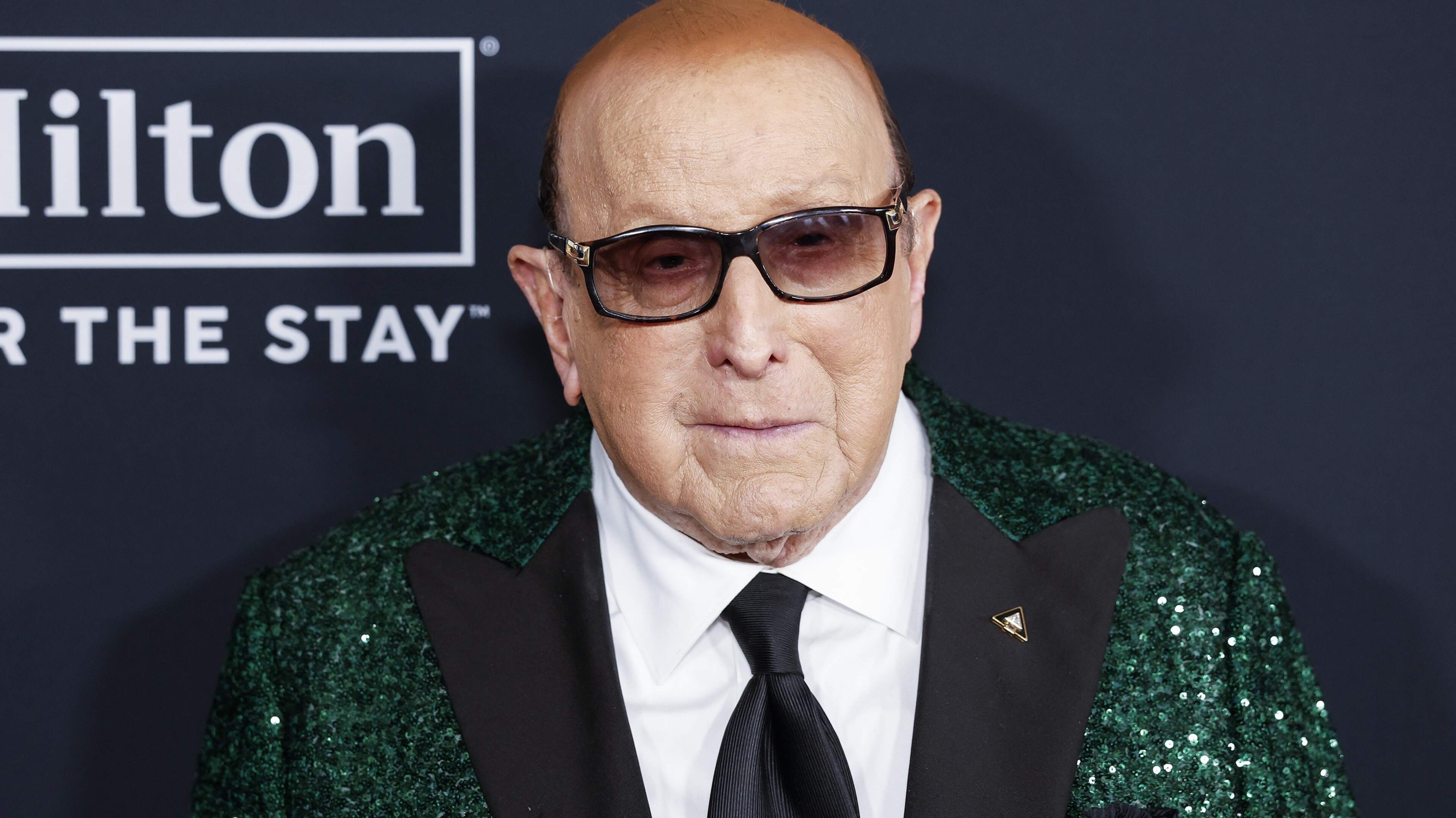 Muziekproducent Clive Davis (94) overleden: de man achter Whitney Houston en Alicia Keys